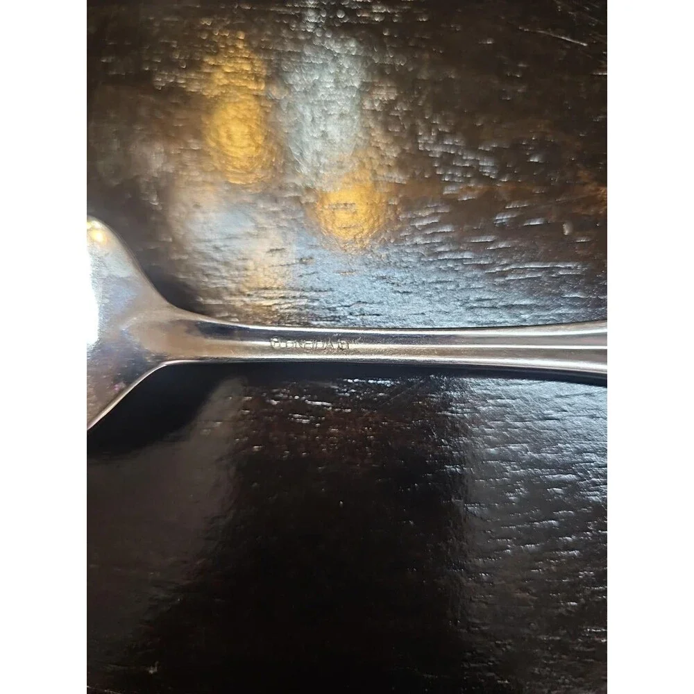 Oneida Silver Shell Silverplate Serving Fork 8 5/8